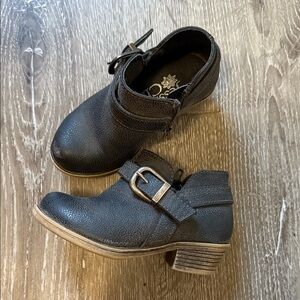 Stylish Kids Black Textured ankle Boots